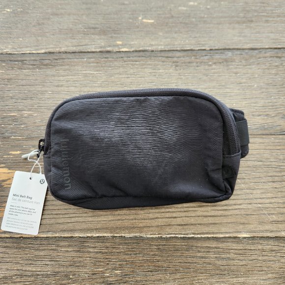 Lululemon Mini Belt Bag - Picture 1 of 5